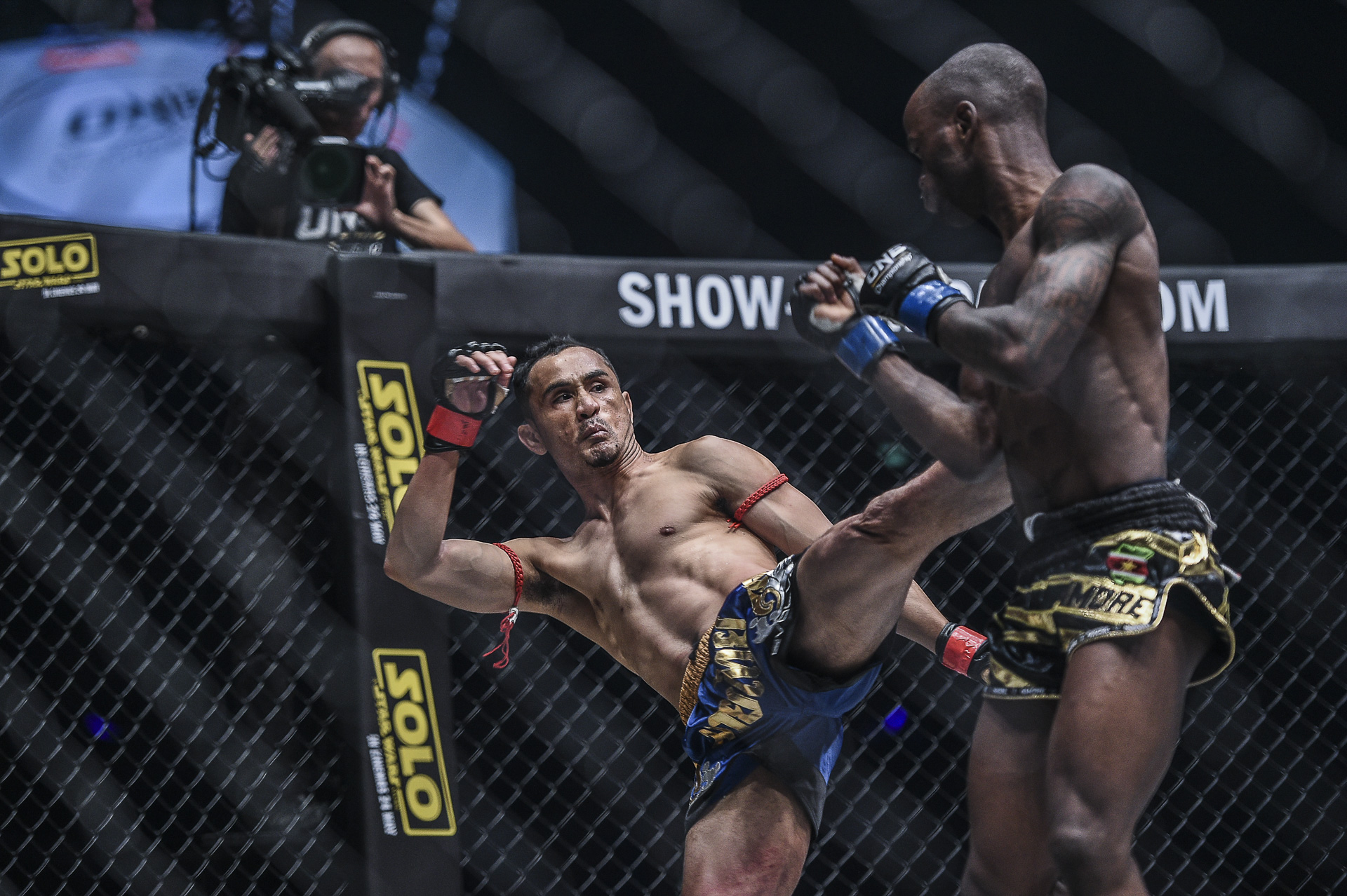 [PHOTOS] Sam-A Gaiyanghadao vs Sergio Wielzen at ‘ONE: Unstoppable Dreams’ in Singapore